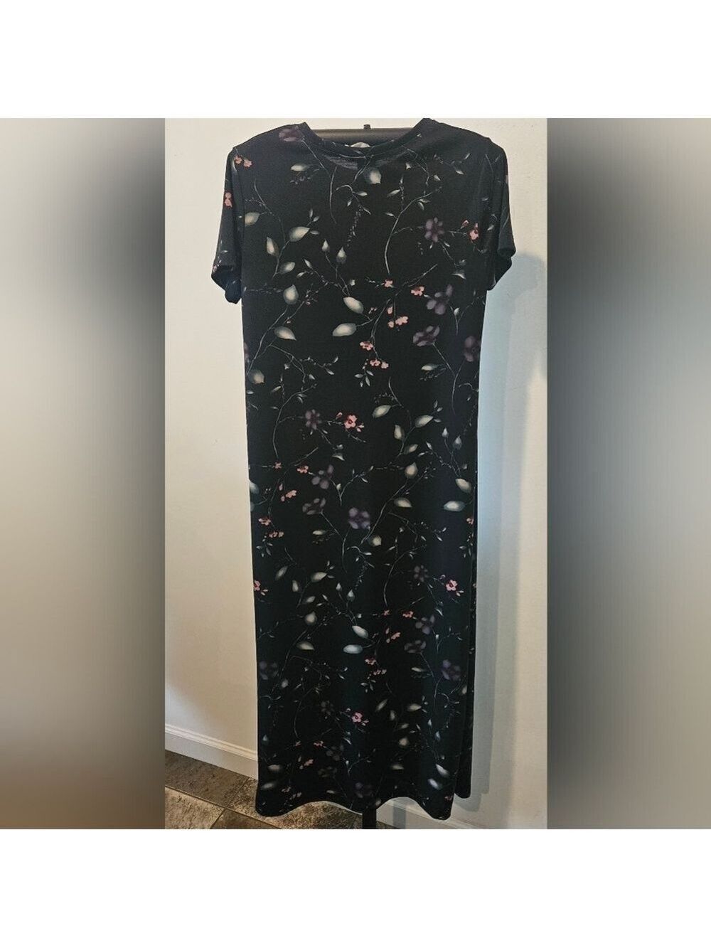 Cassino Women's Short Sleeve Maxi Dress In Black With A Multi Floral Print Small - Picture 5 of 7